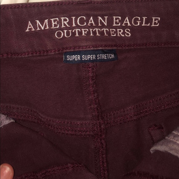 American Eagle Maroon Jean Shorts - Picture 4 of 4